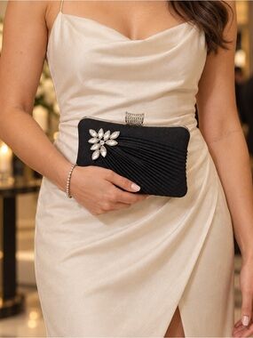 Black Hard Case Evening Clutch Rhinestone Floral Pleated Purse Silver Chain